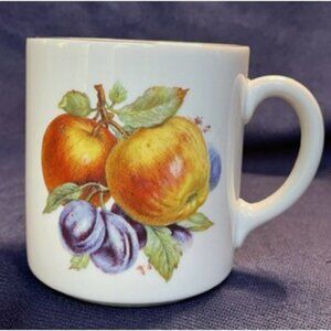 RARE Bareuther Waldsassen Tea/Coffee Cup Bavaria Apple and Plum w/ Gold Trim 130